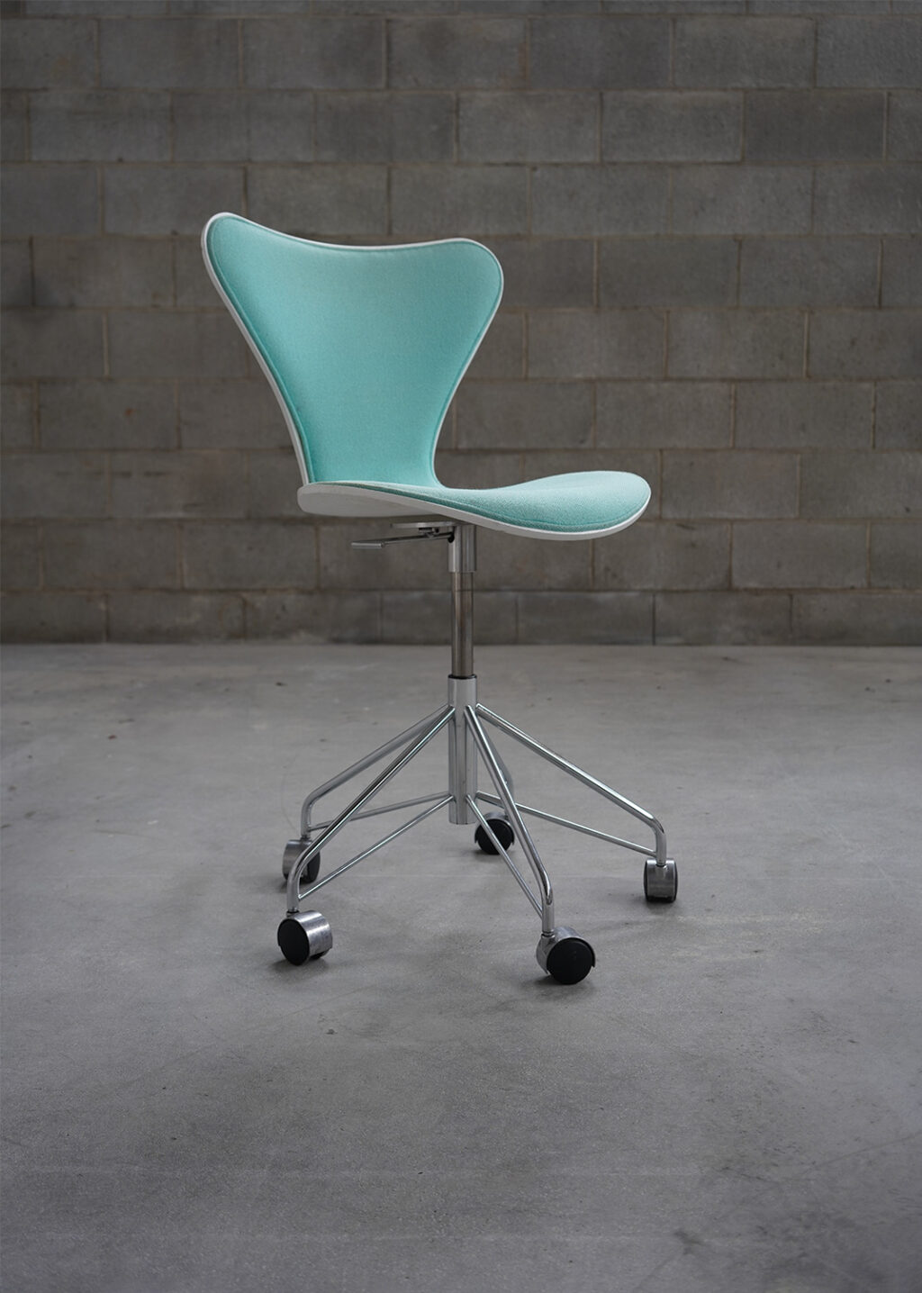 Fritz Hansen 3117 105 Desk Chair Arne Jacobsen