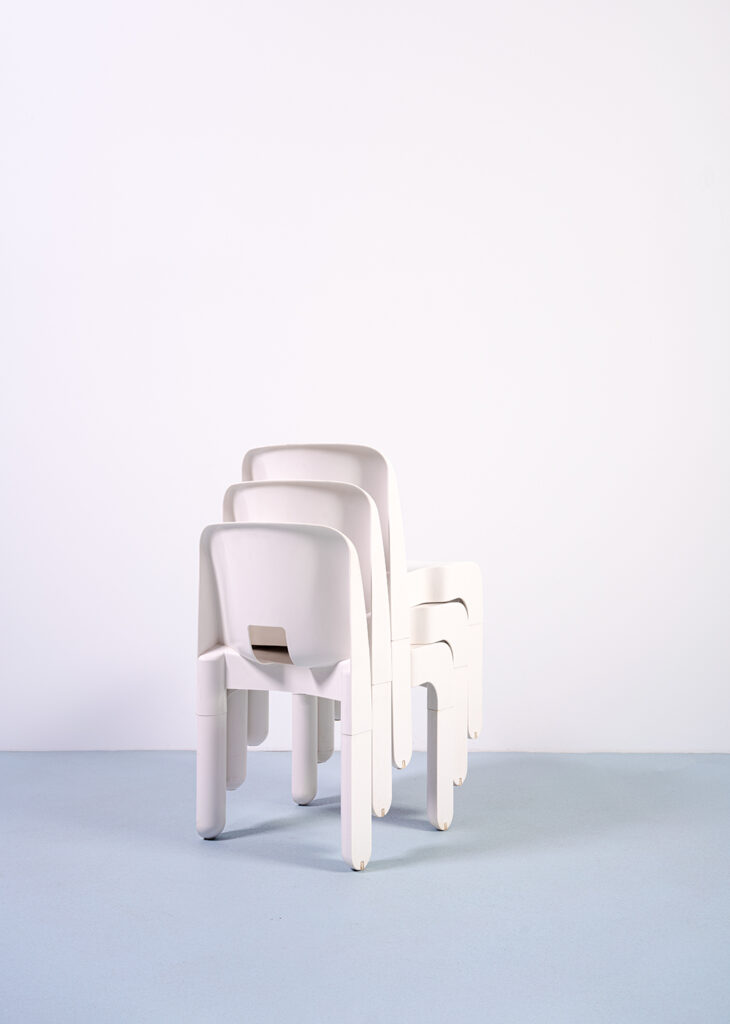 Kartell 'Universale' 4867 Chair — SODA